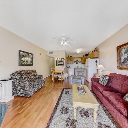 Lazy Bear Whispering Pines 111 Apartment Pigeon Forge Exterior photo