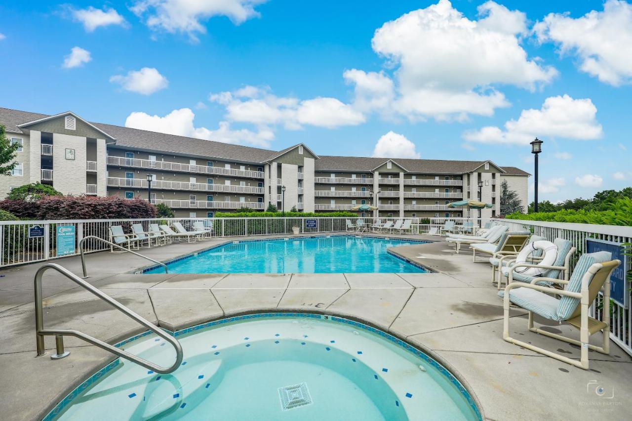 Lazy Bear Whispering Pines 111 Apartment Pigeon Forge Exterior photo