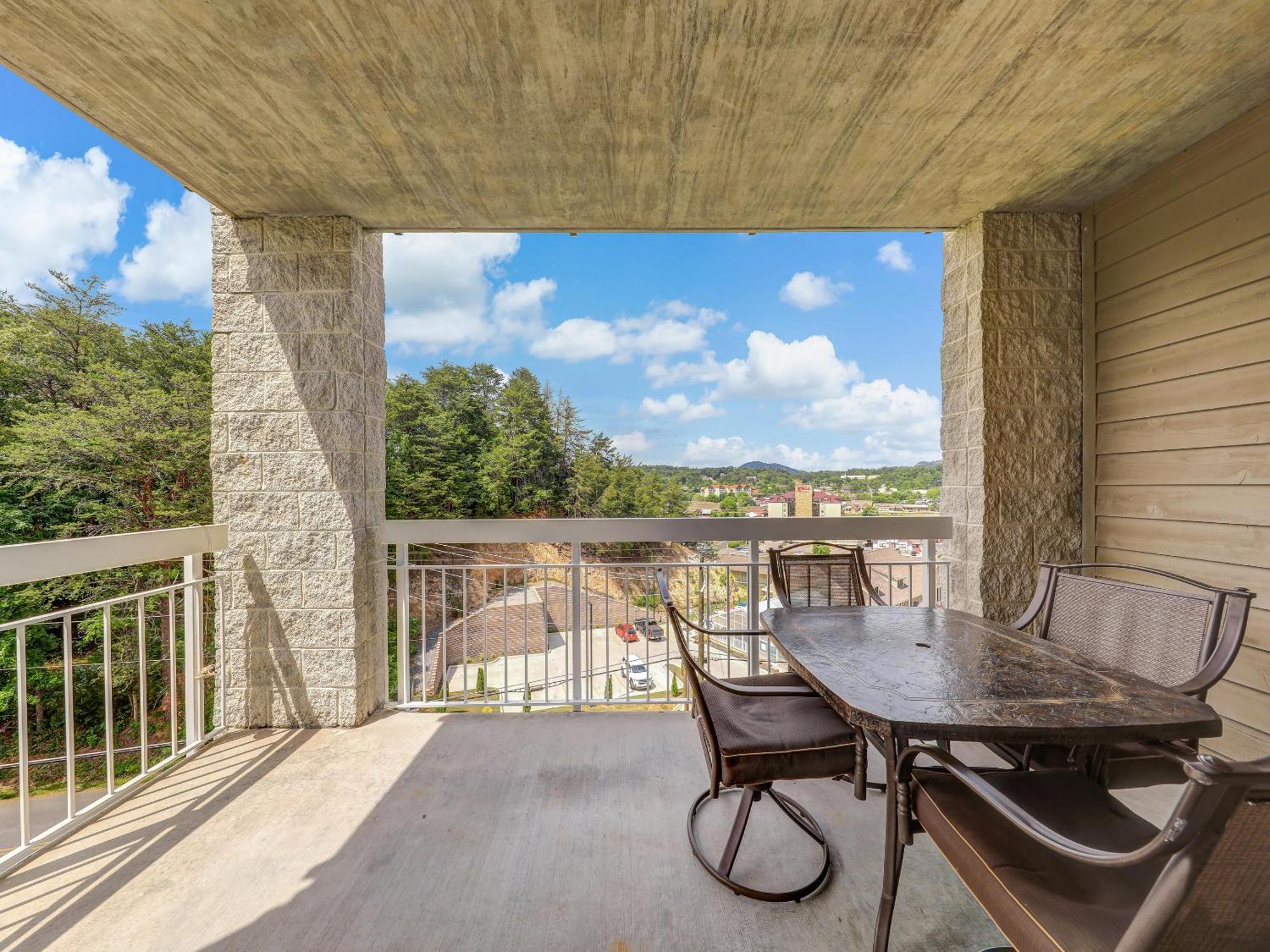 Lazy Bear Whispering Pines 111 Apartment Pigeon Forge Exterior photo