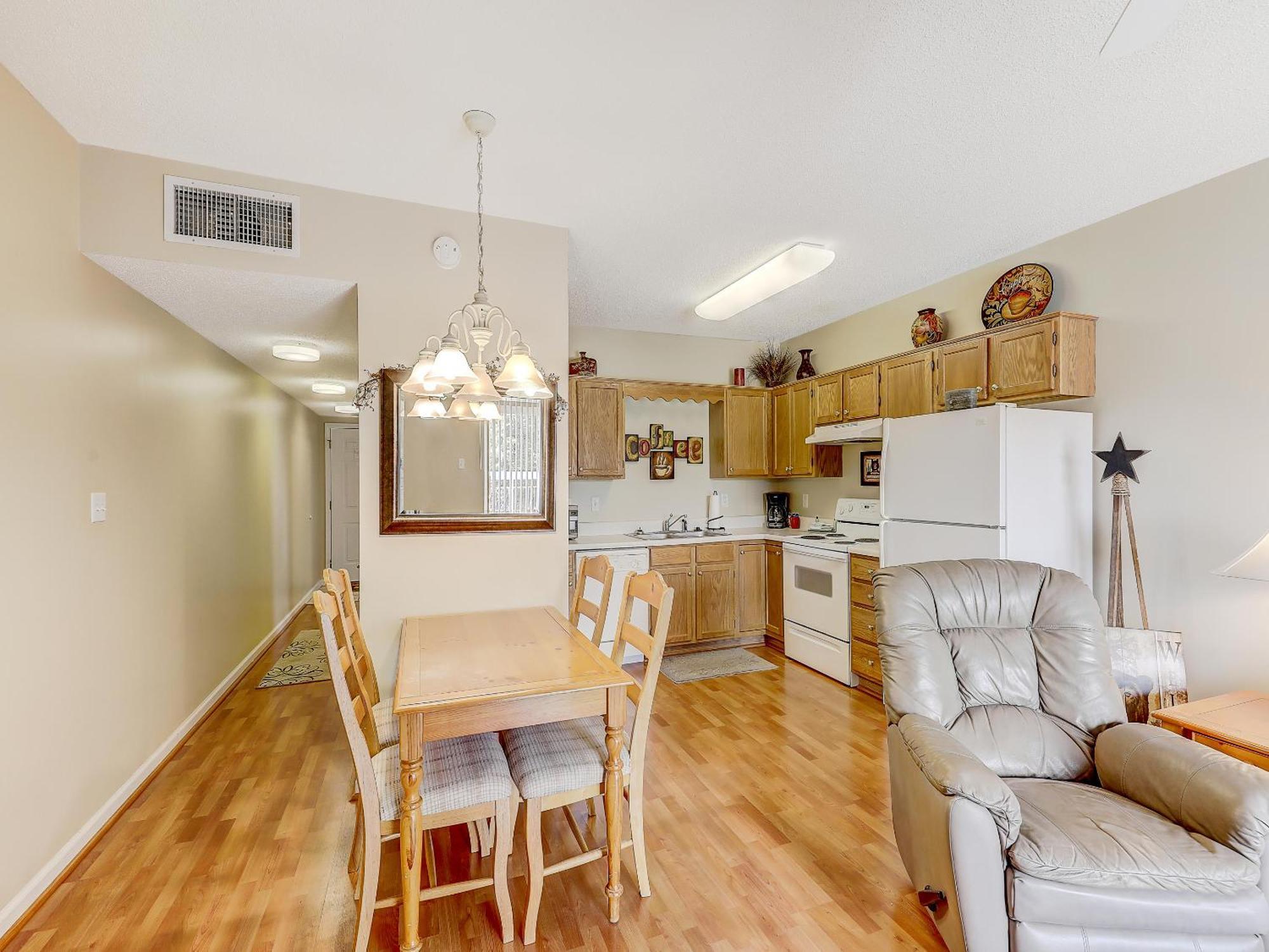 Lazy Bear Whispering Pines 111 Apartment Pigeon Forge Exterior photo