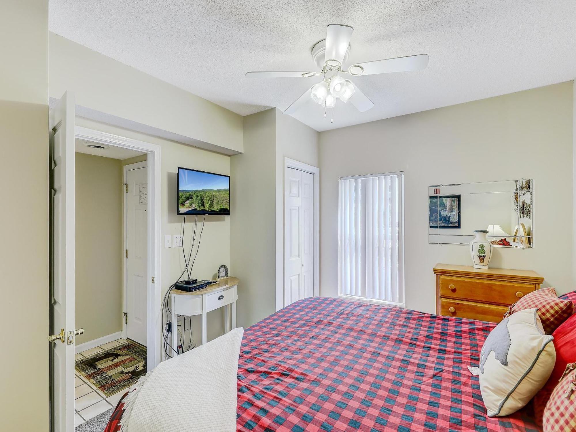 Lazy Bear Whispering Pines 111 Apartment Pigeon Forge Exterior photo